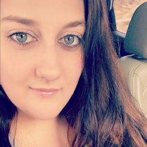 Meet your Posher, Carrie